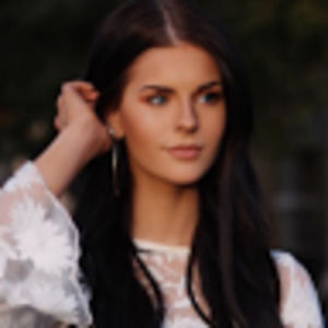 Meet your Posher, Bella